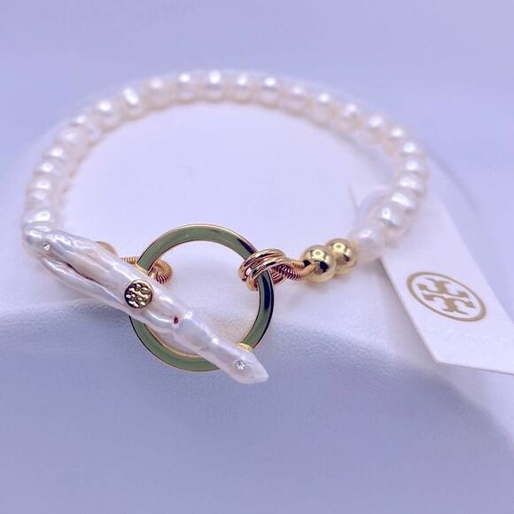 NWT Tory Burch Gold Logo Fresh Water Pearl Toggle Bracelet - Picture 8 of 14